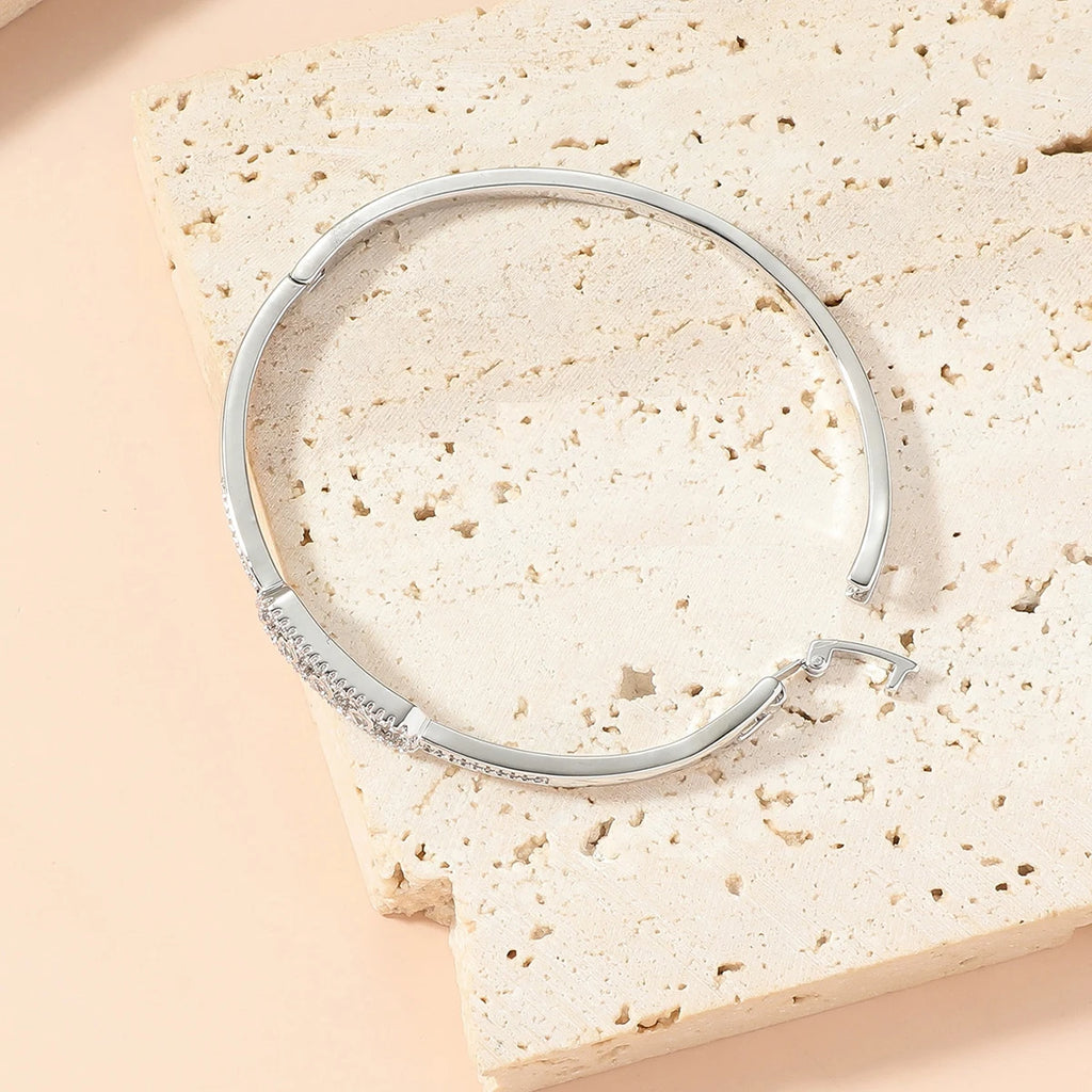 Beaut and Berry Luxurious 18k Gold Plated Bracelet for Women