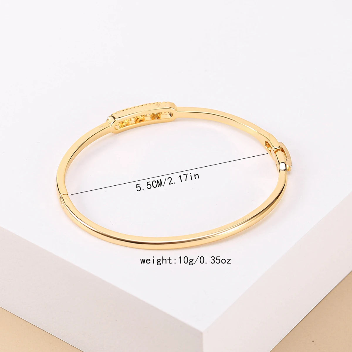 Beaut and Berry Luxurious 18k Gold Plated Bracelet for Women