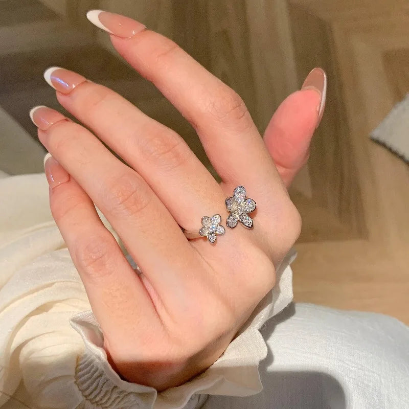 Elegant Bracelets Light Luxury Retro Flower earrings for women set