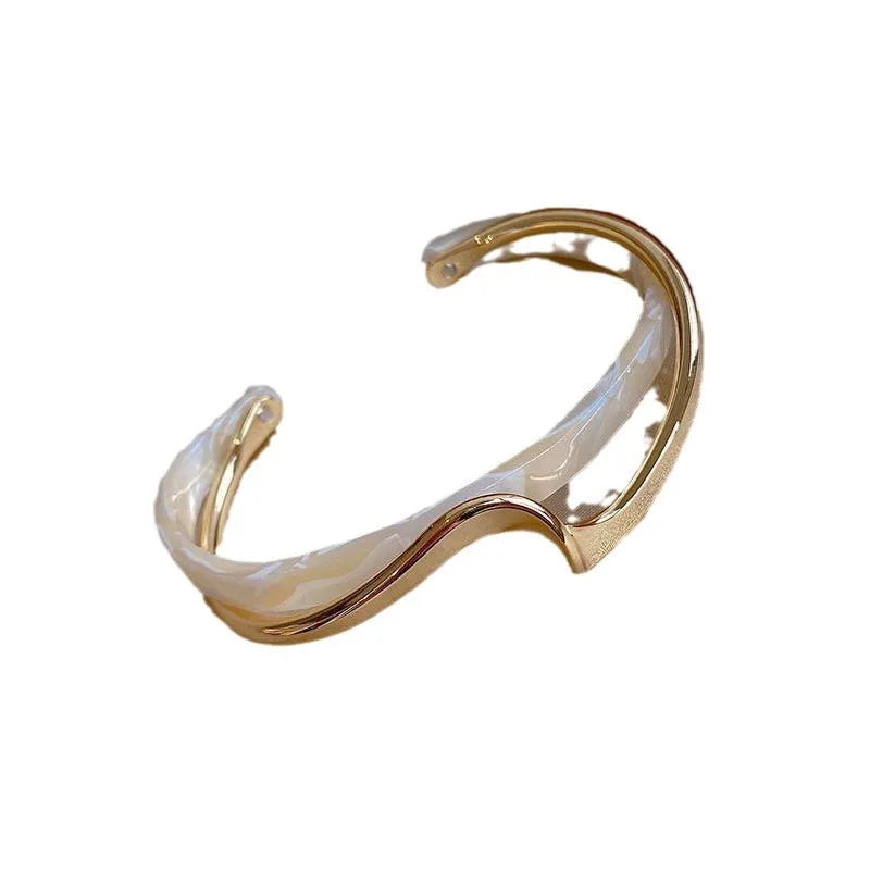 White Shellfish Bracelet for Women