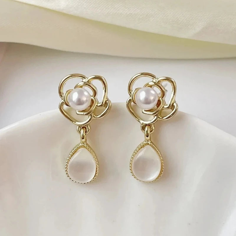 EAR CLIPS Temperament Pearl Flower Peach Heart Shaped Earrings