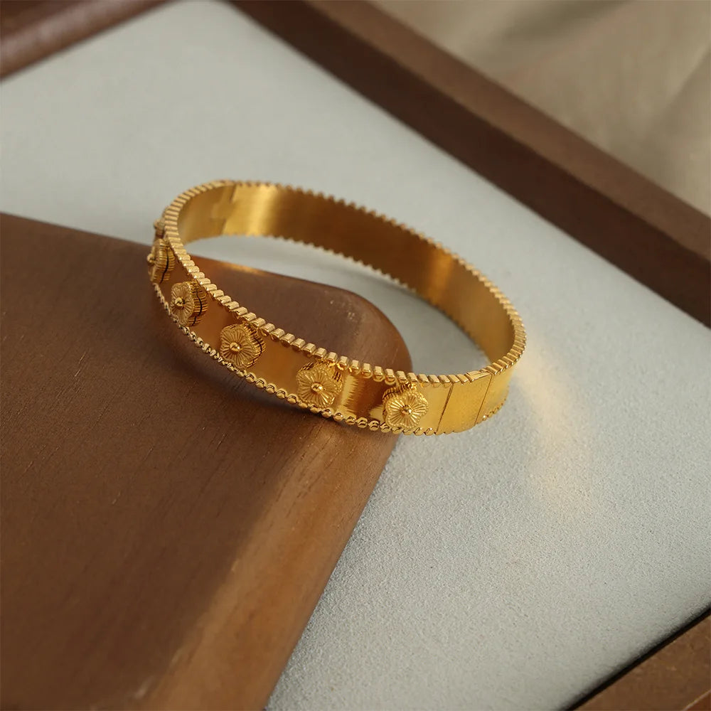 Elegant 8-piece Stainless Steel Bracelet