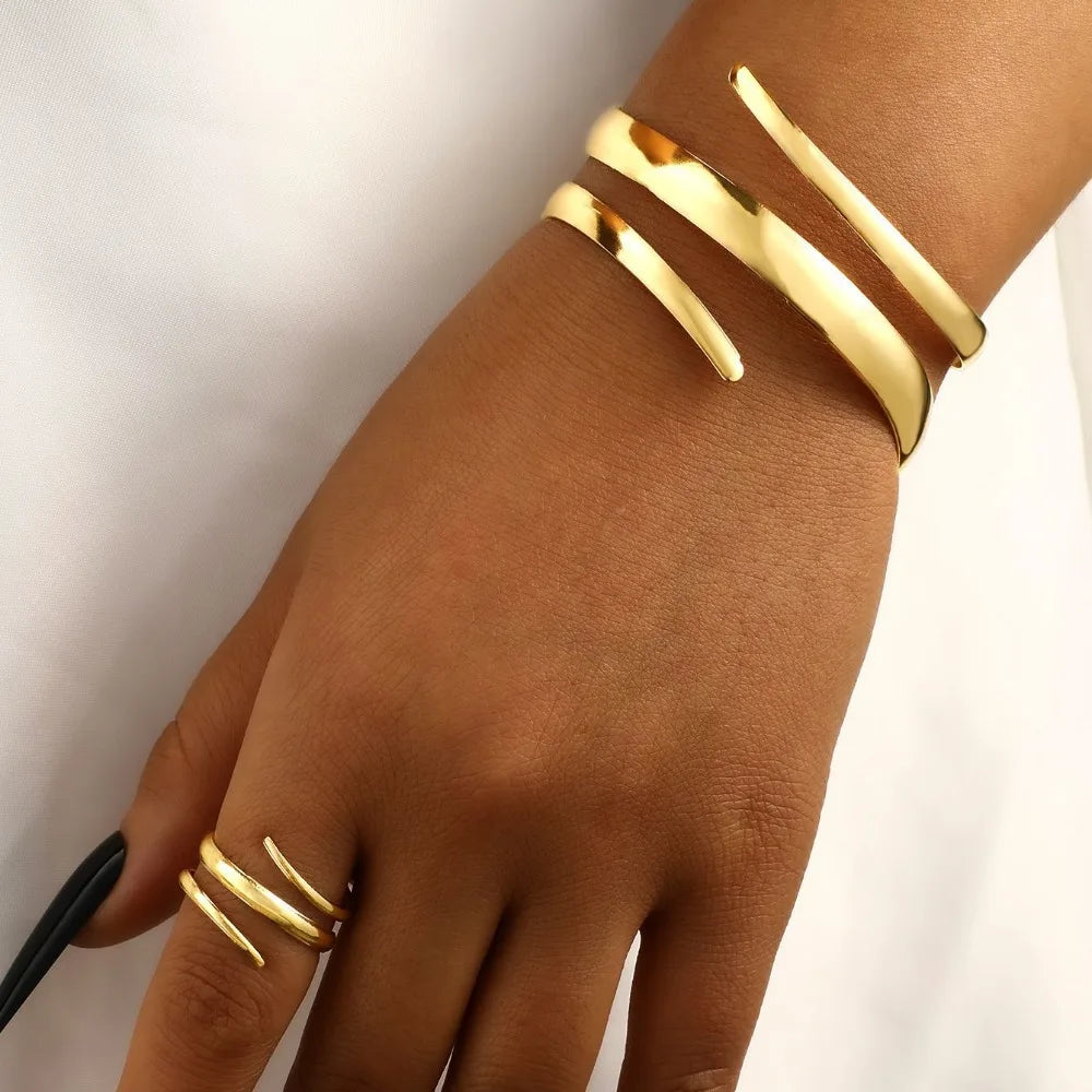 European and American Thick Bracelet and Ring Jewelry Set for Women