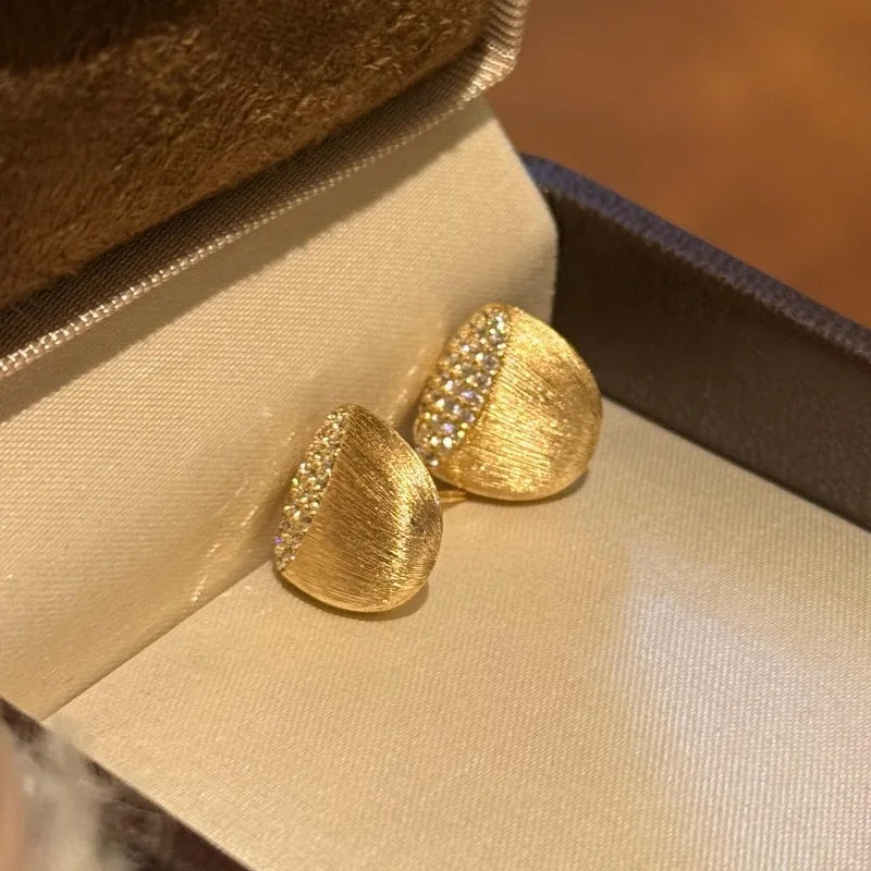 Light luxury retro diamond studded brushed earrings woman classic design charms fashion and simple geometric earings jewelry
