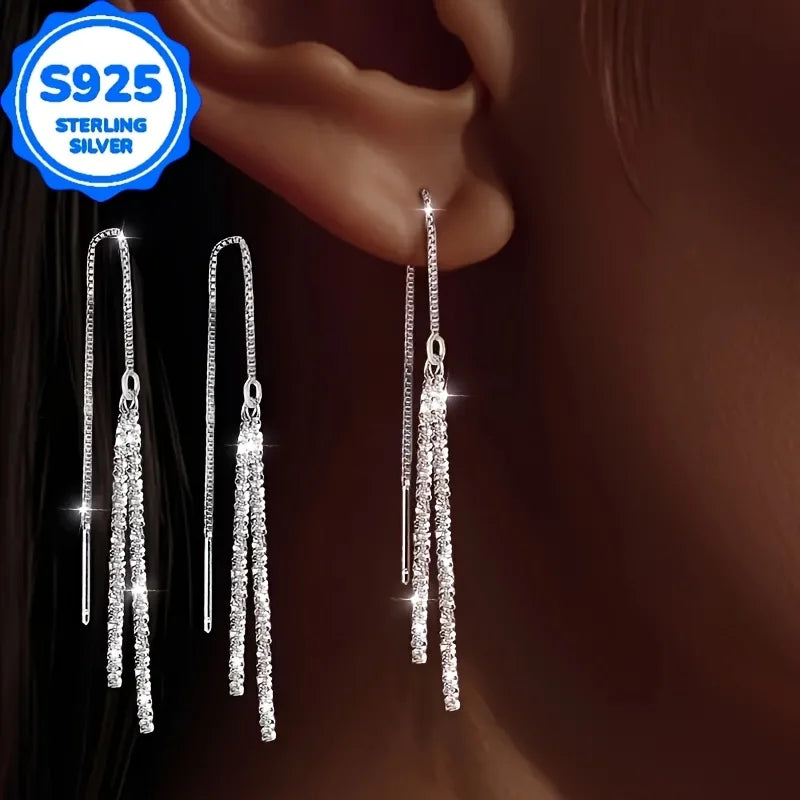 A pair of 2 pieces, women's earrings