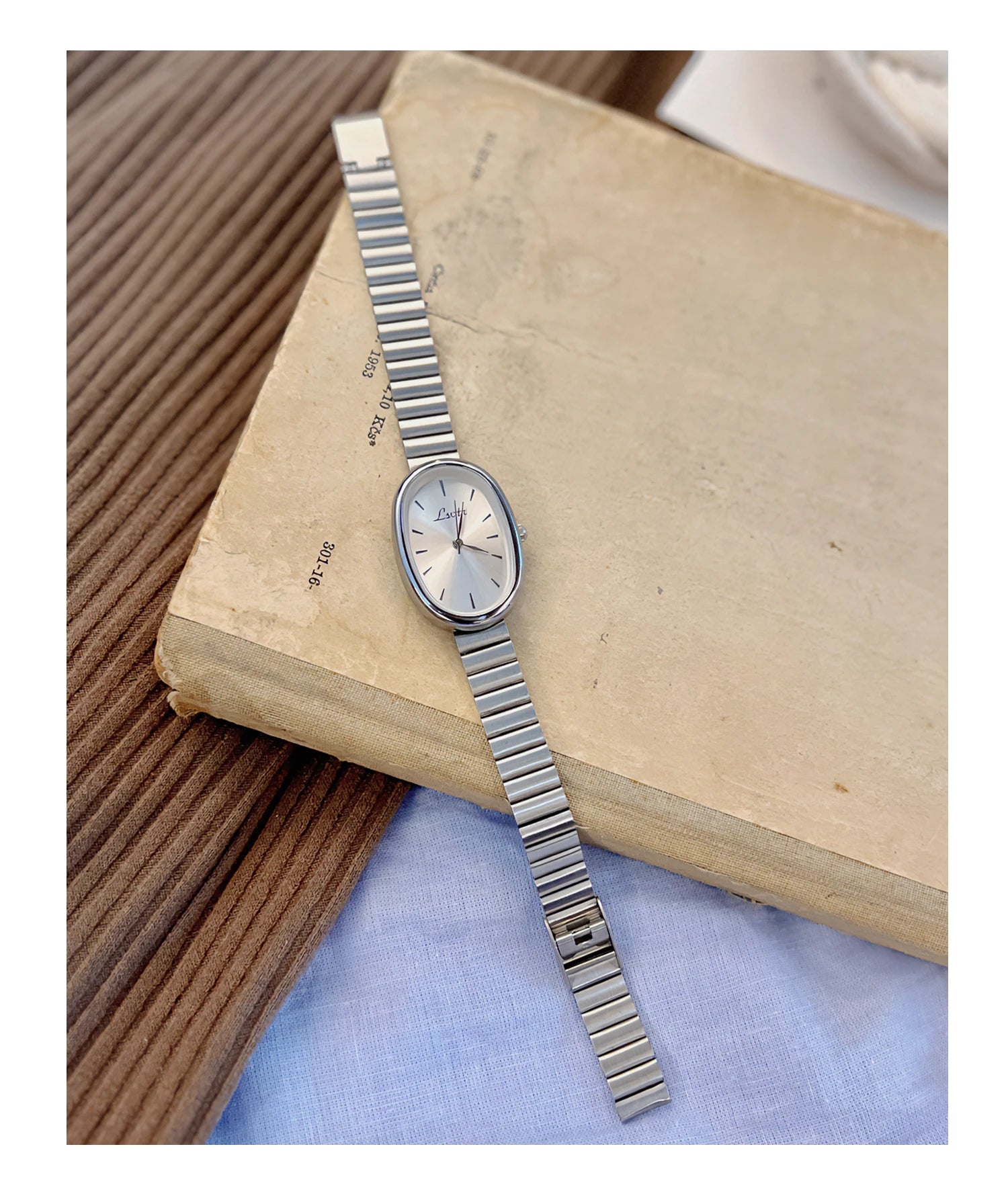 1pc Women's Watch With Gold Bracelet