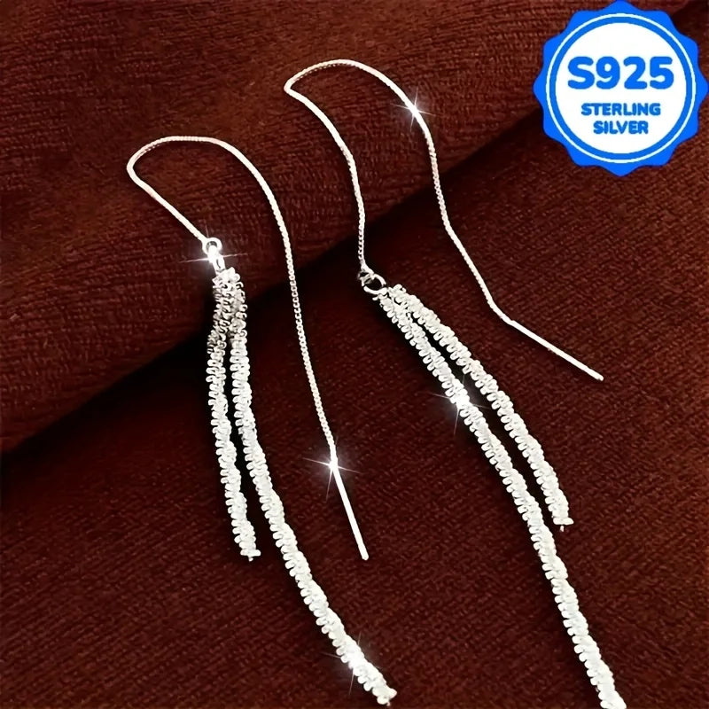 A pair of 2 pieces, women's earrings