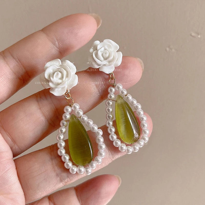 EAR CLIPS Temperament Pearl Flower Peach Heart Shaped Earrings
