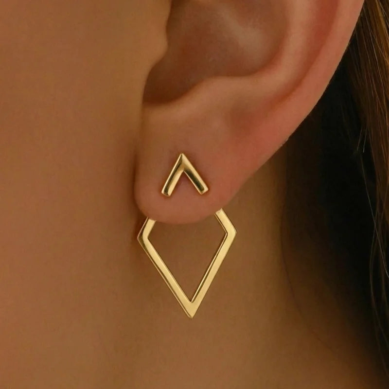1 pair of earrings