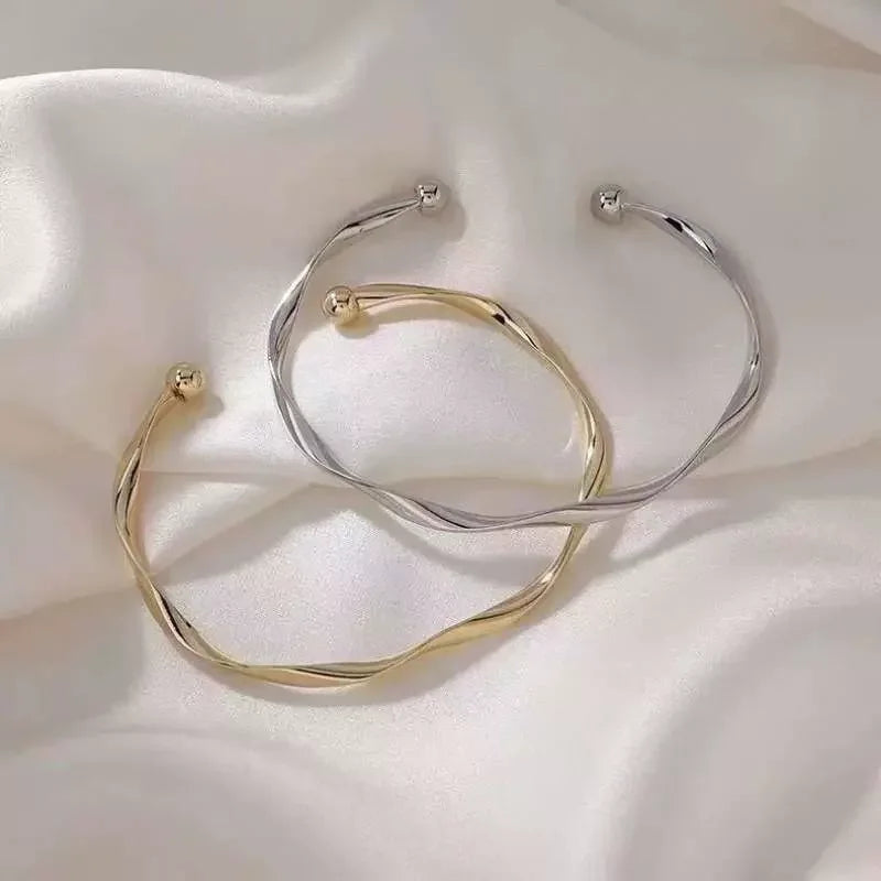 Elegant Exquisite Twist Simple Bracelet for Women