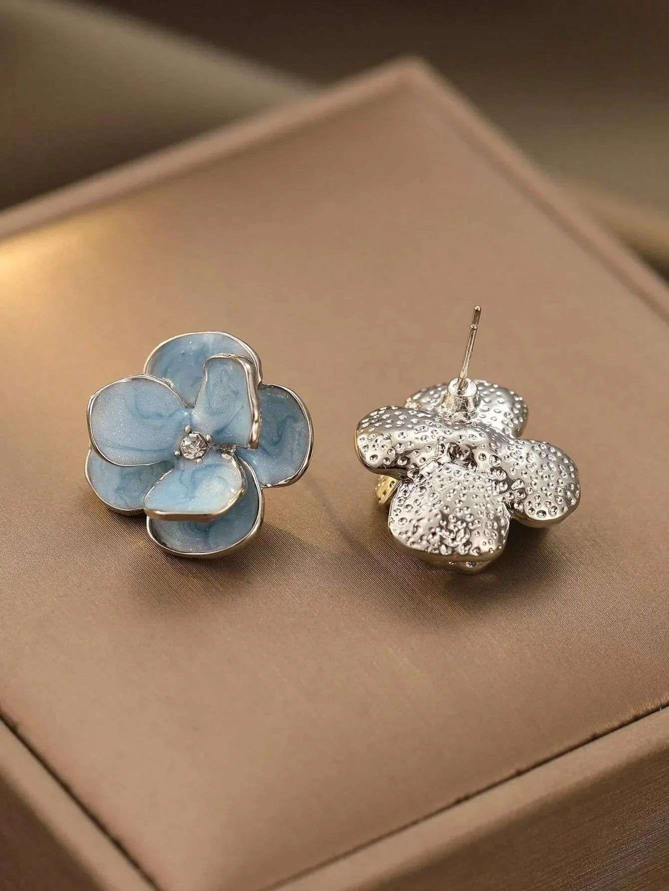 New Fashion Sweet Design Spring/Summer Blue Pink Enamel Flower Light Luxury High End Earrings Party Gifts for Women Jewelry