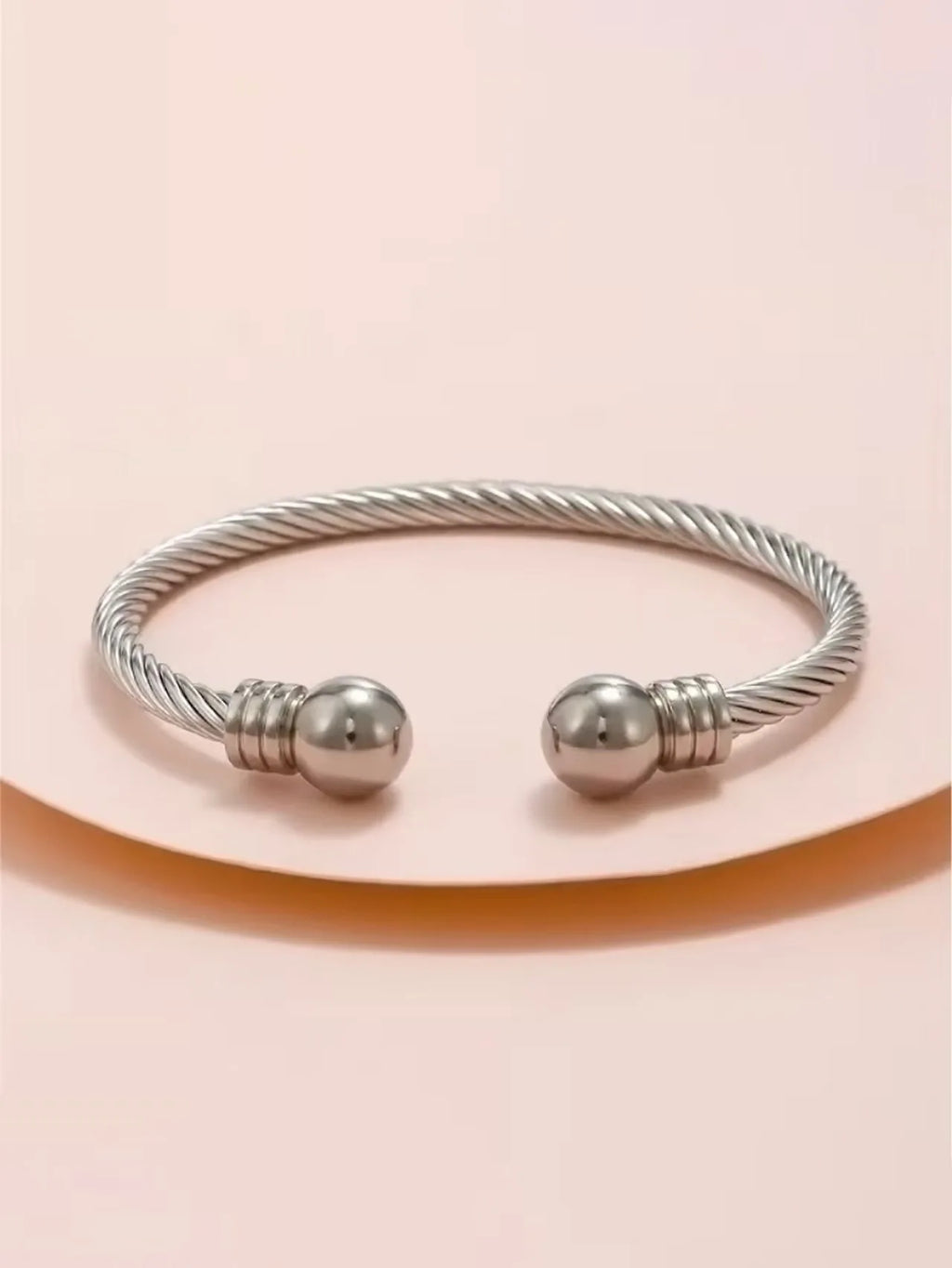 1 fashion bracelet with round balls for women