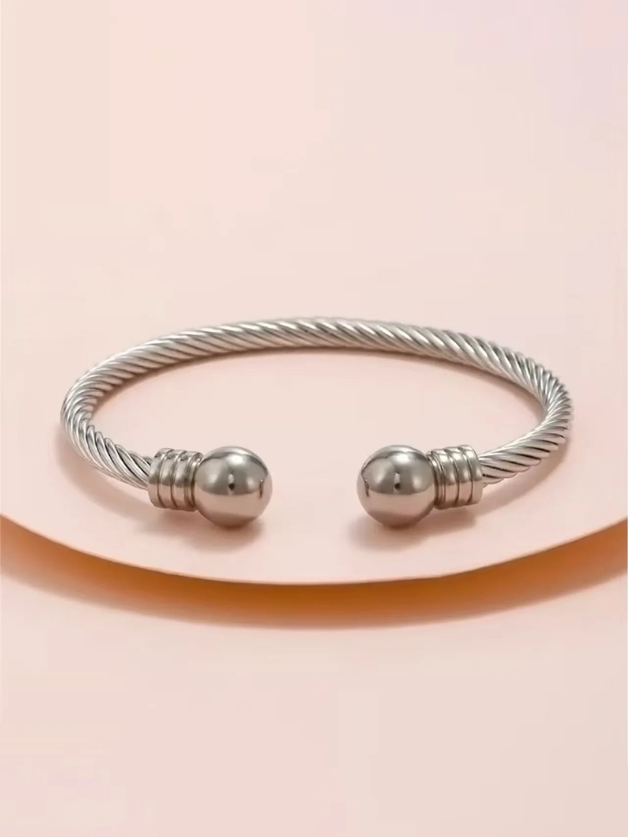 1 fashion bracelet with round balls for women