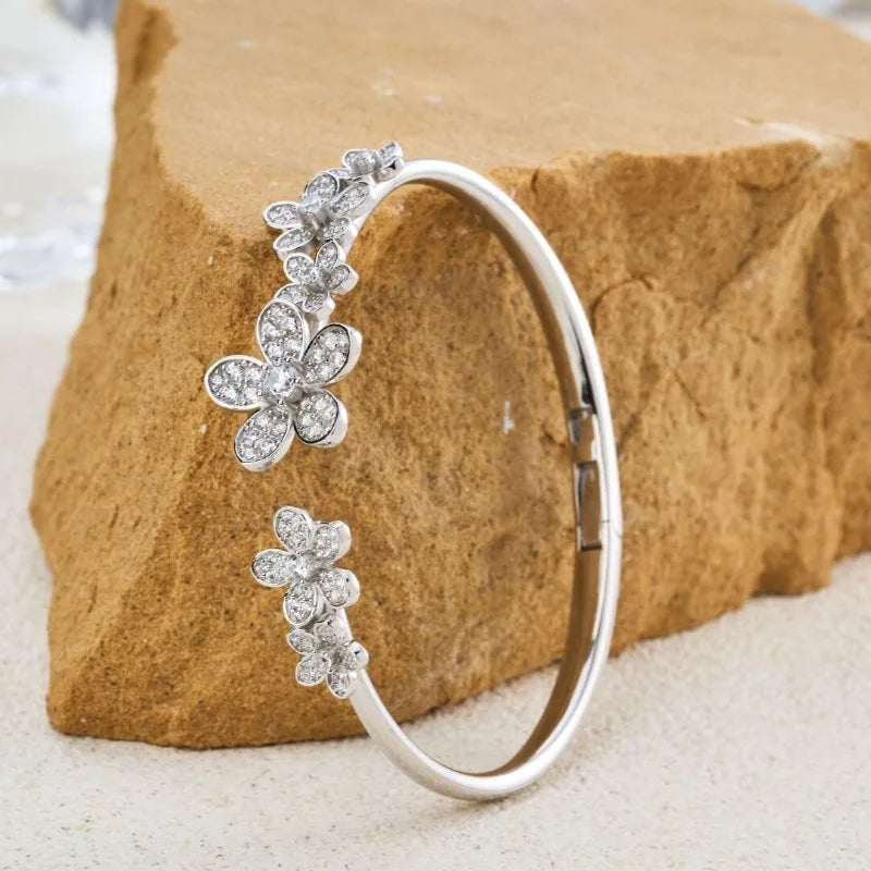 Elegant Bracelets Light Luxury Retro Flower earrings for women Rings Luxury Full Diamonds Double Wedding Jewelry Sets