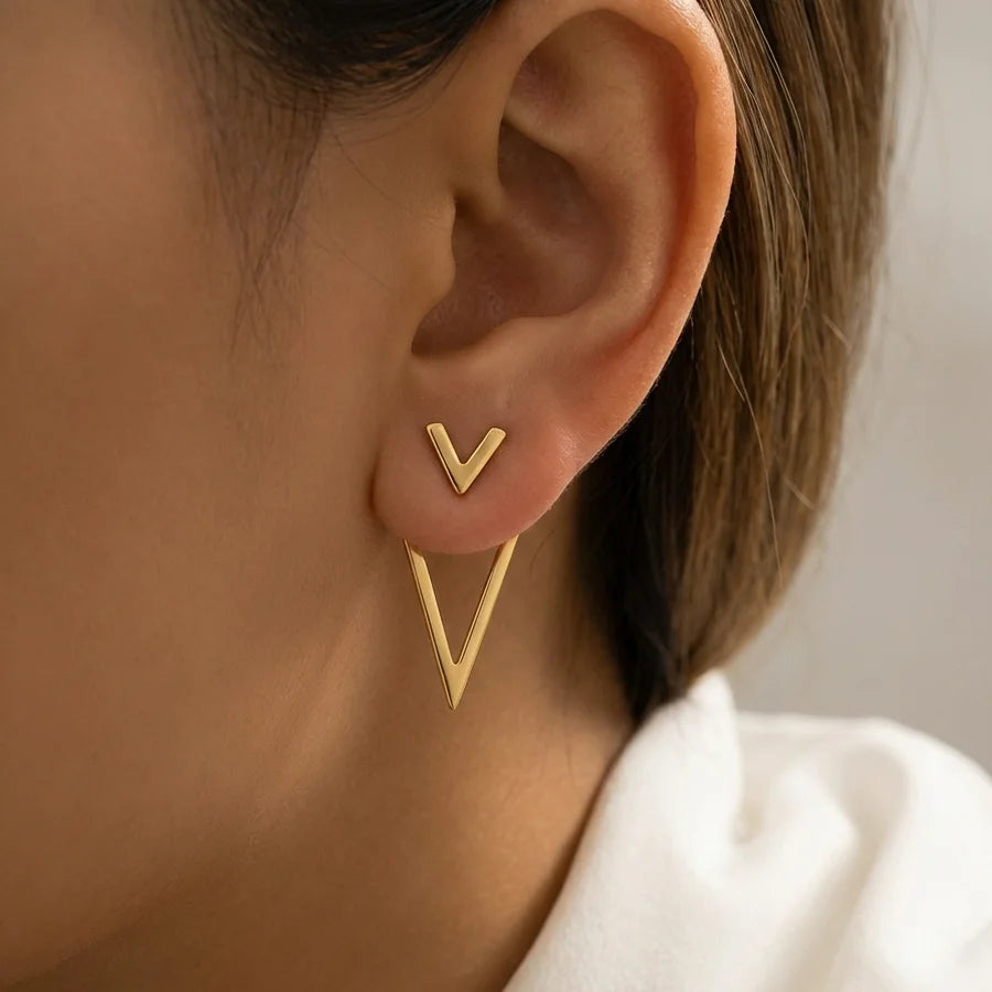 1 pair of earrings