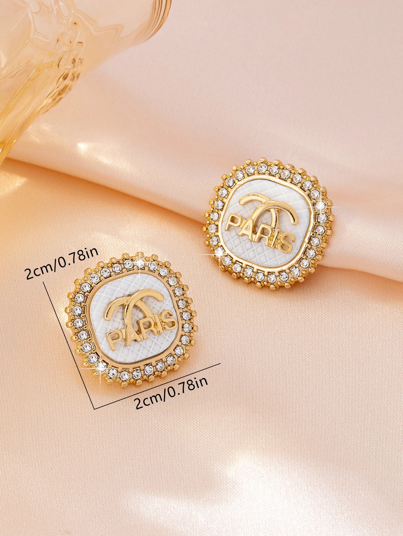 1 Pair of Fashionable, Light Luxury, and Elegant Letter Earrings for Women, Everyday Wear with a High-End Feel, Women's Accessories