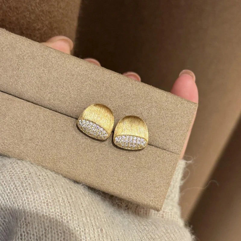 Light luxury retro diamond studded brushed earrings woman classic design charms fashion and simple geometric earings jewelry
