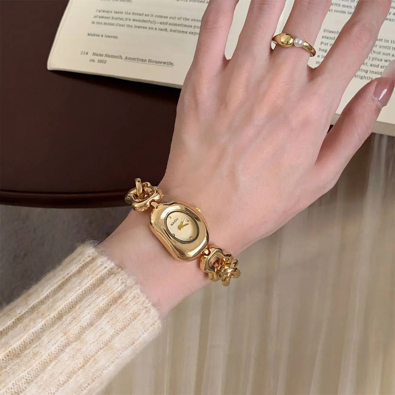 Personalized Ladies Vintage Wristwatch