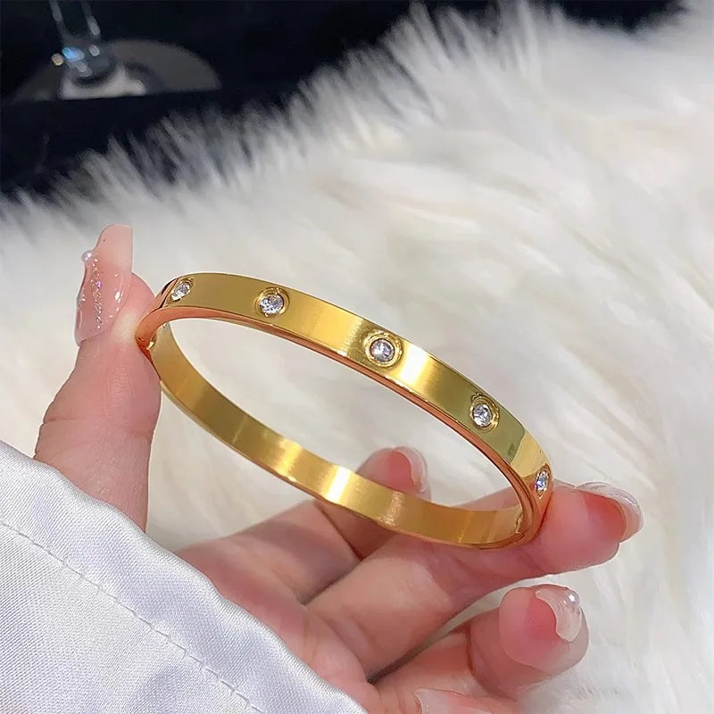 Elegant 8-piece Stainless Steel Bracelet
