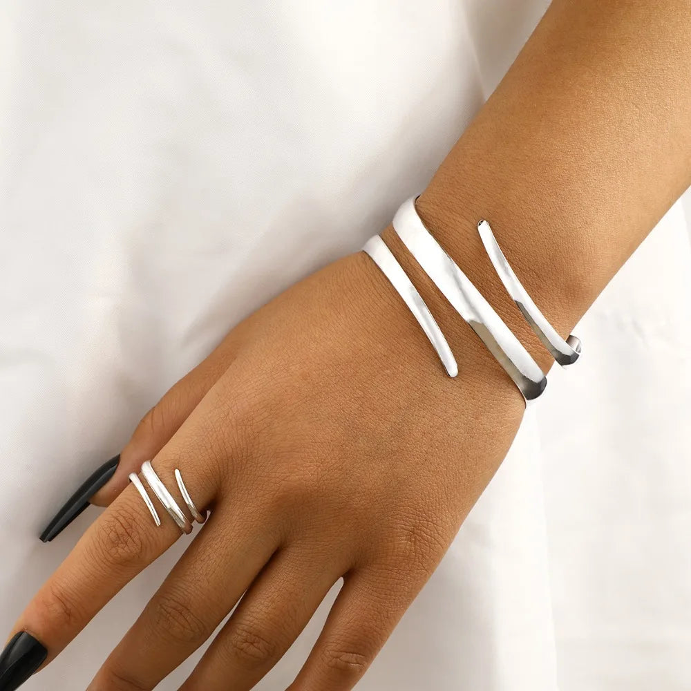 European and American Thick Bracelet and Ring Jewelry Set for Women