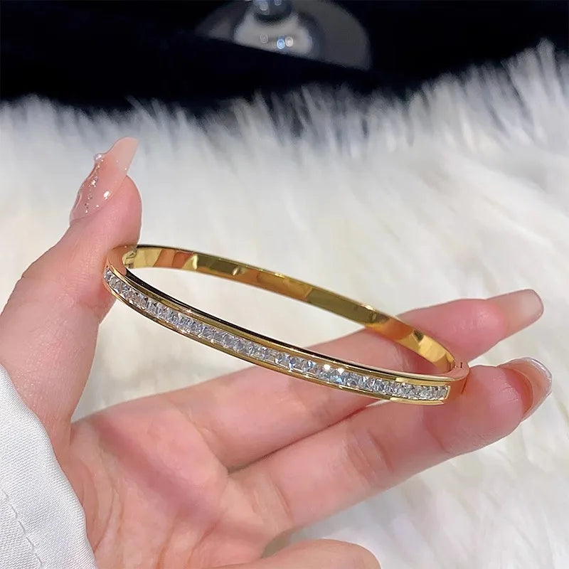 Elegant 8-piece Stainless Steel Bracelet